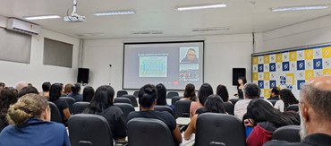 Ufac apresenta projeto de melhoria para internet nos campi