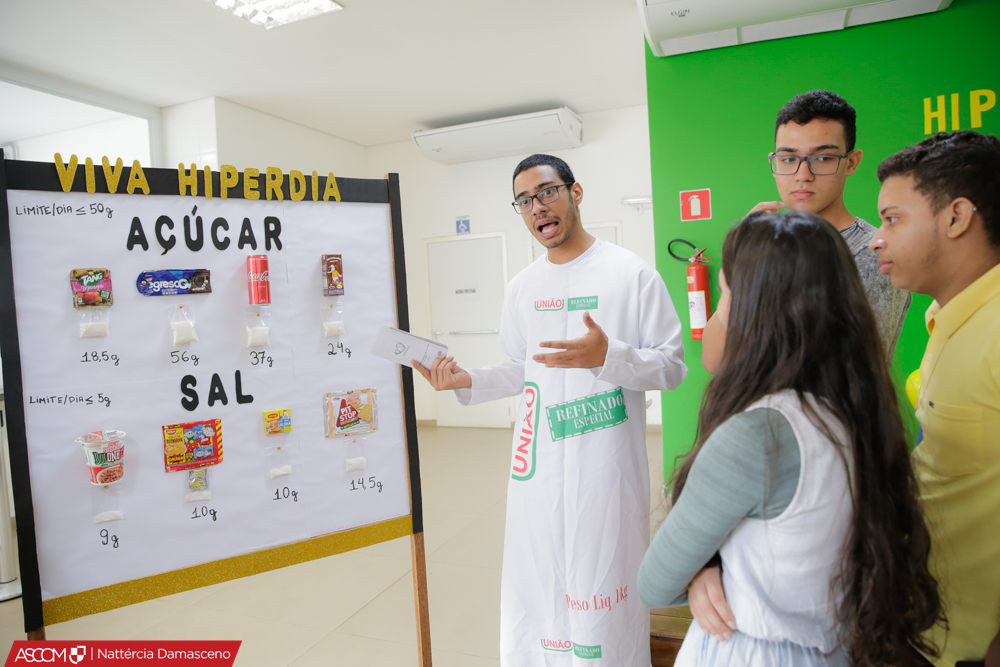 Curso de Enfermagem promove feira de saúde no RU Curso de Enfermagem promove feira de saúde no RU