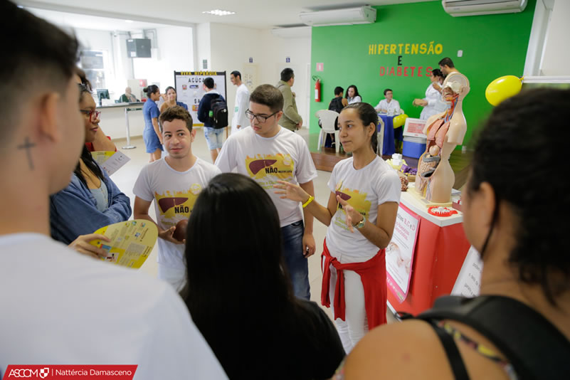 Curso de Enfermagem promove feira de saúde no RU Curso de Enfermagem promove feira de saúde no RU