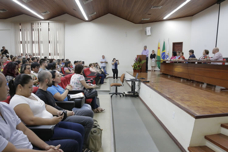 Ufac e governo estadual viabilizam cursos de idiomas Ufac aborda temáticas afro e indígena em capacitação