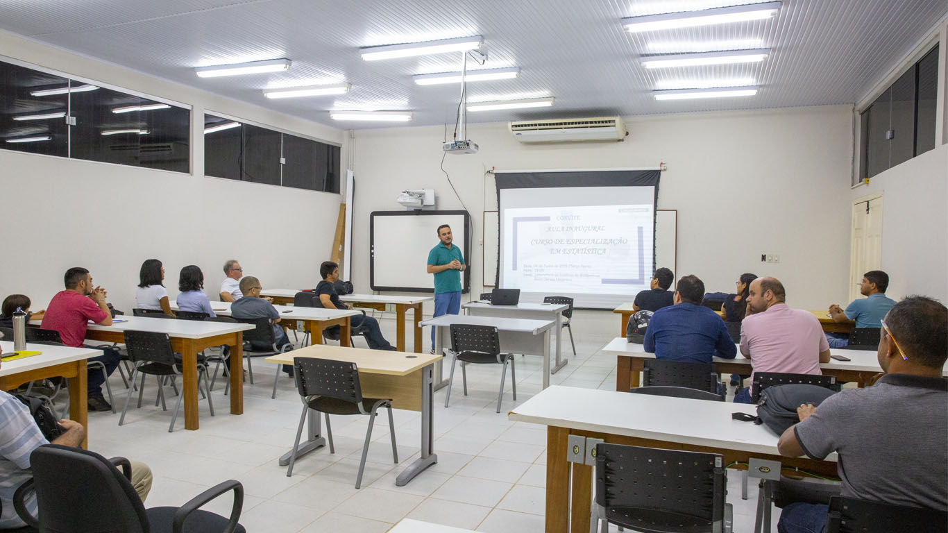 Especialização em Estatística tem aula inaugural Especialização em Estatística tem aula inaugural