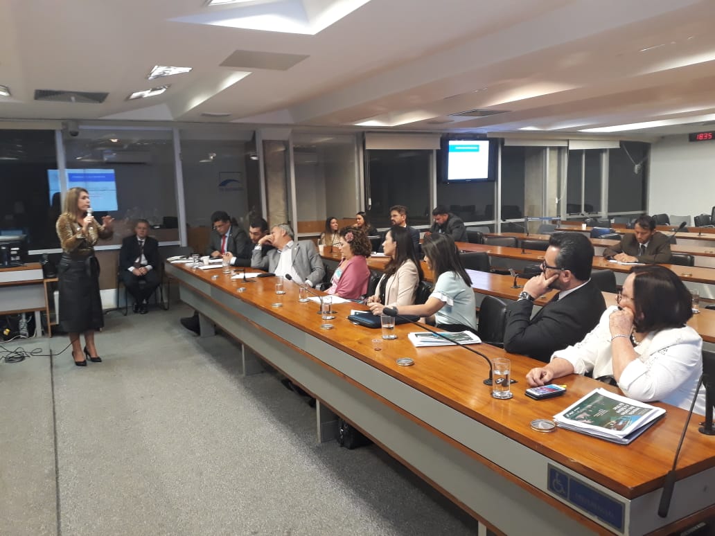 Guida Aquino pede apoio de bancada do Acre em Brasília Guida Aquino pede apoio de bancada do Acre em Brasília