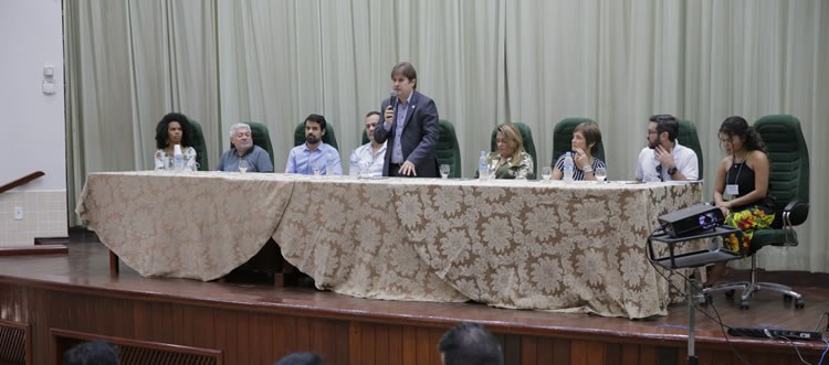 Grupos PET da região Norte se reúnem na Ufac.jpg Grupos PET da região Norte se reúnem na Ufac.jpg