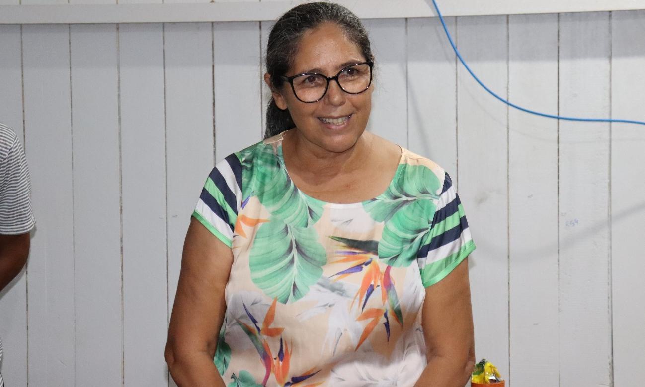 A pedagoga Socorro Siqueira destaca a importância da comunicação para que os jovens da comunidade expressem suas ideias. A pedagoga Socorro Siqueira destaca a importância da comunicação para que os jovens da comunidade expressem suas ideias.