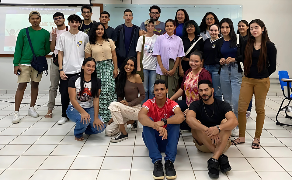 Alunos do CLLI Alunos do CLLI