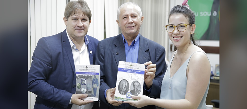 Biblioteca da Ufac recebe doação de livros sobre Maçonaria.jpg Biblioteca da Ufac recebe doação de livros sobre Maçonaria.jpg