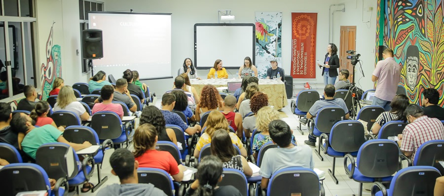 Seminário sobre linguagens e culturas indígenas começa na Ufac.jpg Seminário sobre linguagens e culturas indígenas começa na Ufac.jpg