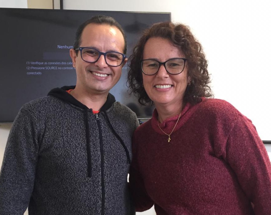 Professor da Ufac escreve sobre nomes de cidades do AC em Libras