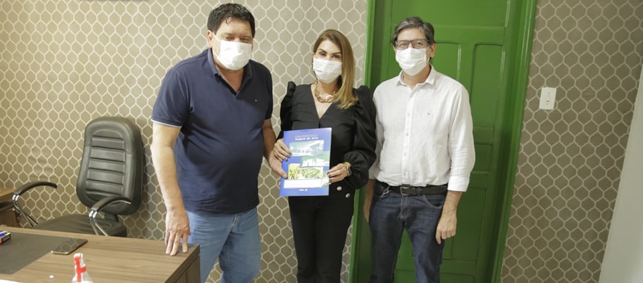 Reitora da Ufac busca apoio do deputado federal Flaviano Melo.jpg Reitora da Ufac busca apoio do deputado federal Flaviano Melo.jpg