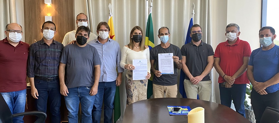 Ufac e Prefeitura de Cruzeiro do Sul firmam acordos de cooperação.jpg Ufac e Prefeitura de Cruzeiro do Sul firmam acordos de cooperação.jpg
