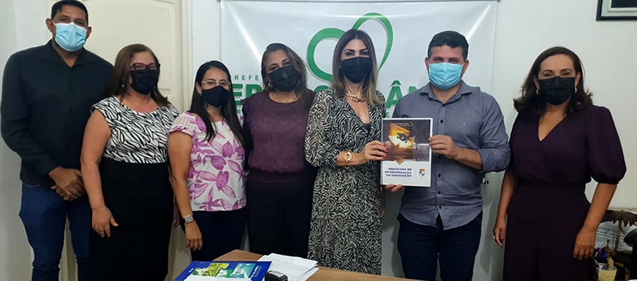 Capa-Ufac e Prefeitura de Epitaciolândia discutem cursos de pós-graduação.jpg Capa-Ufac e Prefeitura de Epitaciolândia discutem cursos de pós-graduação.jpg