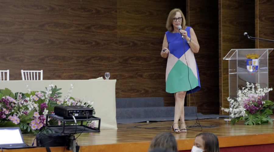 coordenadora de Programas Acadêmicos do CNPq, Lucimar Batista Almeida.