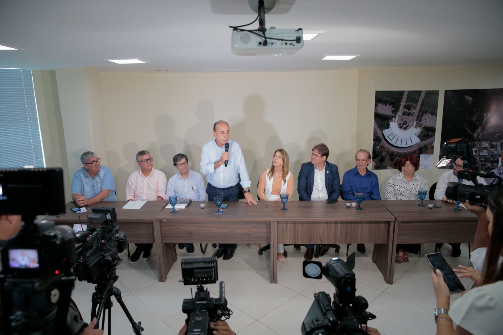 090520233.jpg 090520233.jpg