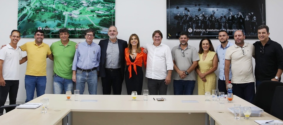 Parceria entre Ufac e governo estadual visa construção de laboratórios.jpg