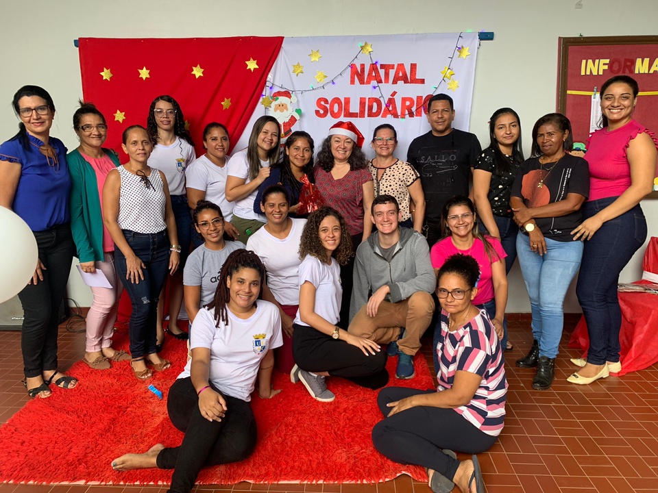 Pibid-Pedagogia entrega donativos a crianças em Sena Madureira Pibid-Pedagogia entrega donativos a crianças em Sena Madureira