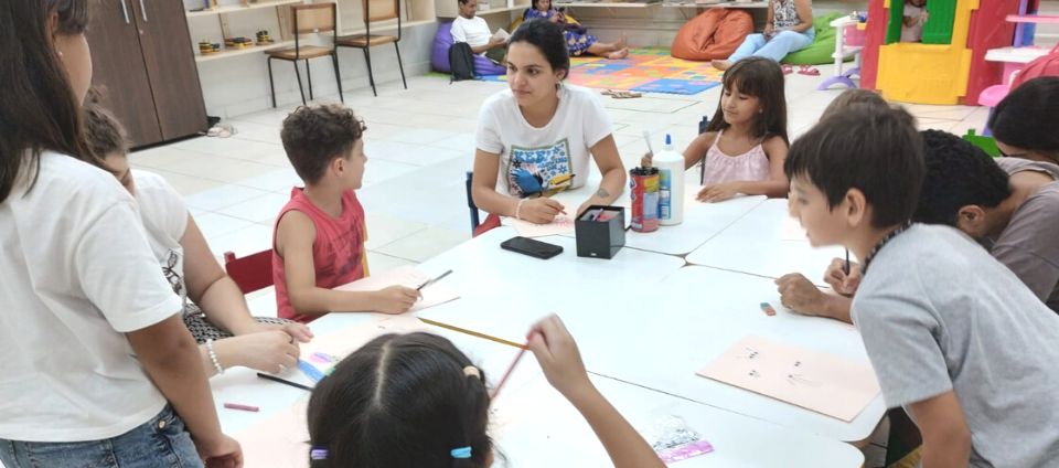 Projeto Brincar de Fazer Arte recebe crianças na brinquedoteca da Ufac