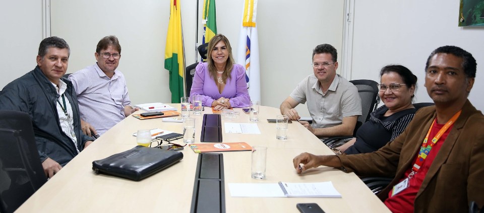 Reitora da Ufac trata de telemedicina com representantes do MS.jpg Reitora da Ufac trata de telemedicina com representantes do MS.jpg
