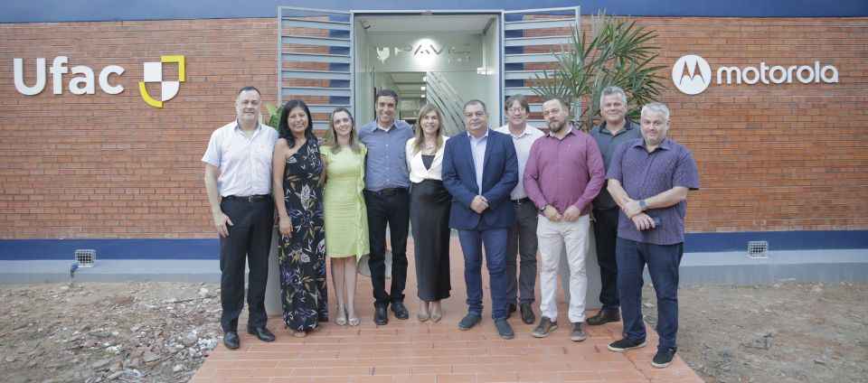 Ufac inaugura Pavic-Lab com Motorola, Flextronics e Fundape.jpg Ufac inaugura Pavic-Lab com Motorola, Flextronics e Fundape.jpg