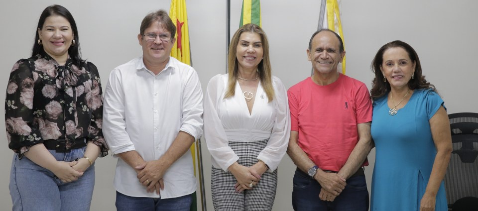 Ufac reúne-se com Fapac para discutir pesquisa no Estado.jpg Ufac reúne-se com Fapac para discutir pesquisa no Estado.jpg
