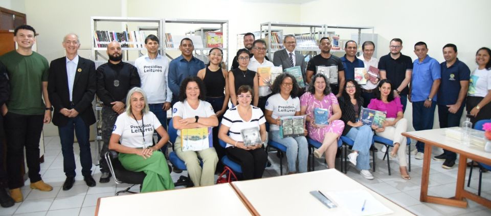 Edufac faz doação de 119 livros à Unidade Penitenciária do Quinari.jpg Edufac faz doação de 119 livros à Unidade Penitenciária do Quinari.jpg