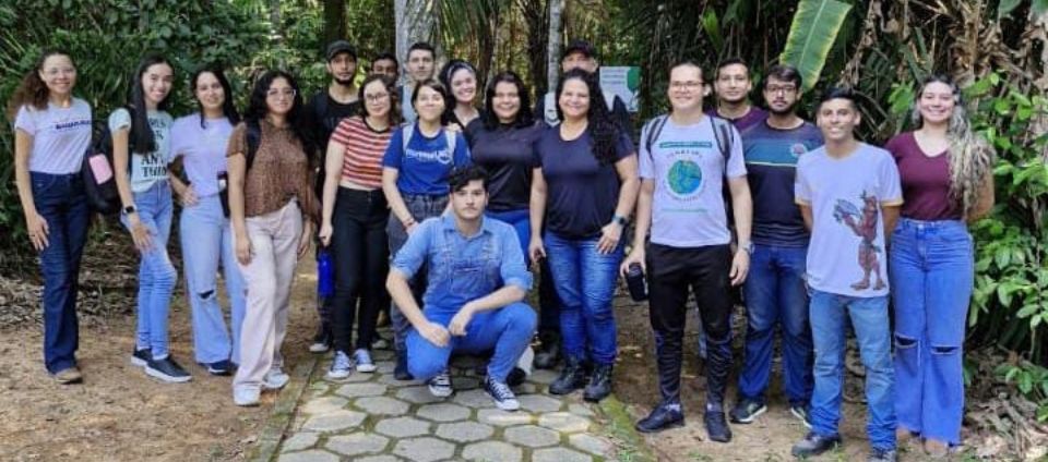 Estudantes de Engenharia Florestal Aprendem sobre Fungos em Oficina no Parque Zoobotânico.jpg Estudantes de Engenharia Florestal Aprendem sobre Fungos em Oficina no Parque Zoobotânico.jpg