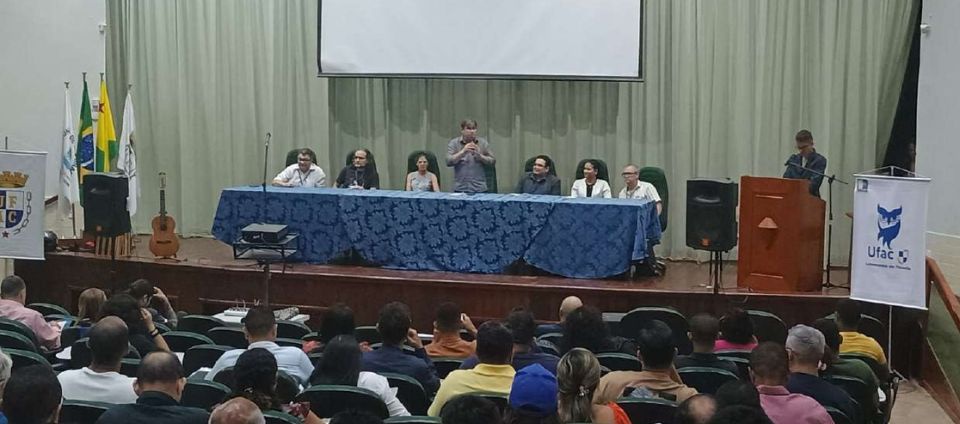 Semanas acadêmicas na Ufac debatem história da filosofia.jpg Semanas acadêmicas na Ufac debatem história da filosofia.jpg