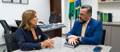 Tamanho da foto da capa do site guida e alan.png Tamanho da foto da capa do site guida e alan.png