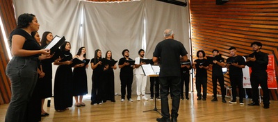 Coro da Ufac faz apresentação musical e celebra fim de ano