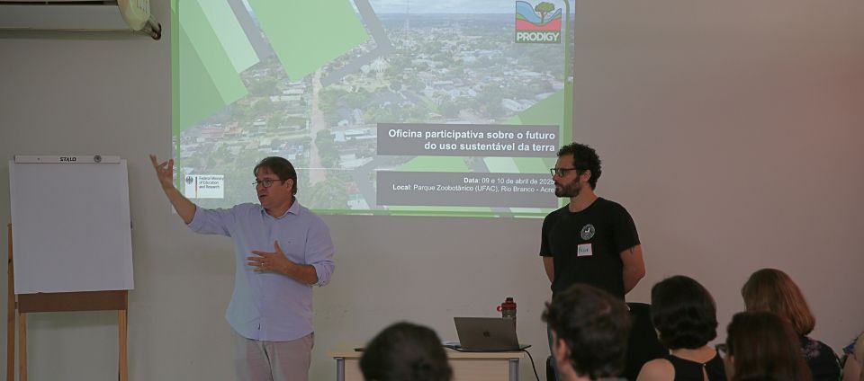Oficina participativa no PZ aborda uso sustentável da terra no AC.jpg Oficina participativa no PZ aborda uso sustentável da terra no AC.jpg