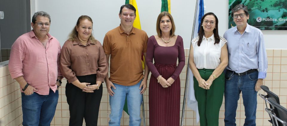 Reitora discute emendas para Ufac com deputado Roberto Duarte.jpg Reitora discute emendas para Ufac com deputado Roberto Duarte.jpg