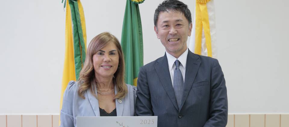 photo-consul-two.jpg photo-consul-two.jpg