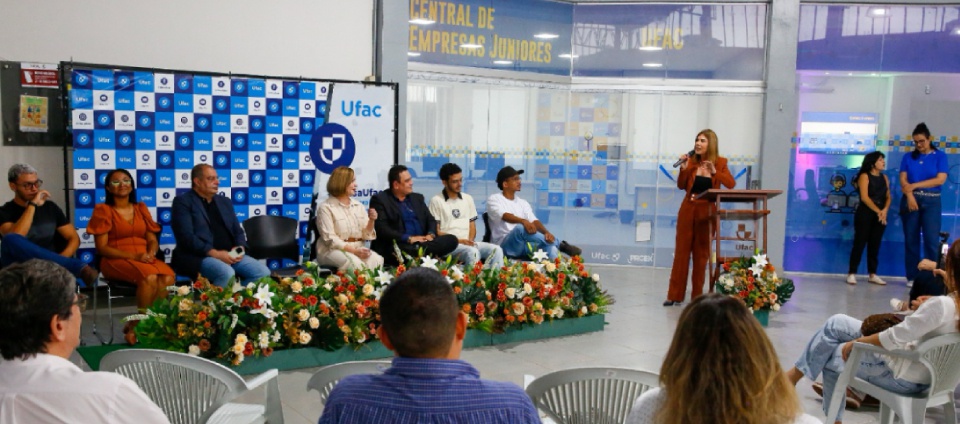 Ufac entrega centrais de empresas juniores e esportes eletrônicos----.jpg
