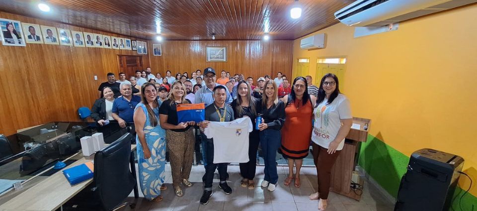 Ufac entrega kits estudantis a alunos do Parfor em Santa Rosa (2).jpg Ufac entrega kits estudantis a alunos do Parfor em Santa Rosa (2).jpg