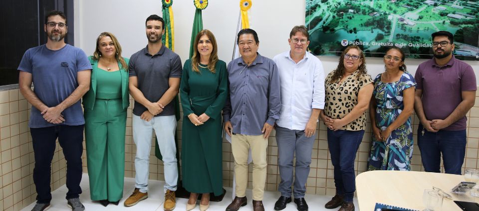 Ufac recebe vice prefeito de Plácido de Castro para discutir o fortalecimento da Escola do Produtor.jpg Ufac recebe vice prefeito de Plácido de Castro para discutir o fortalecimento da Escola do Produtor.jpg
