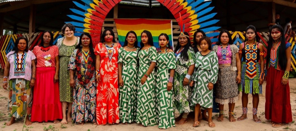 Aldeia Arco-Íris-povo Huni Kuin.jpg