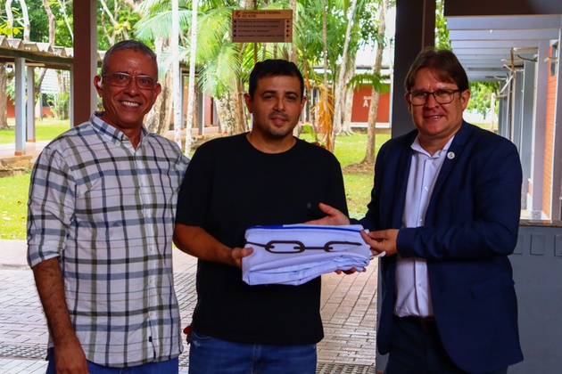 Entrega bandeira Jubs (2).jpg