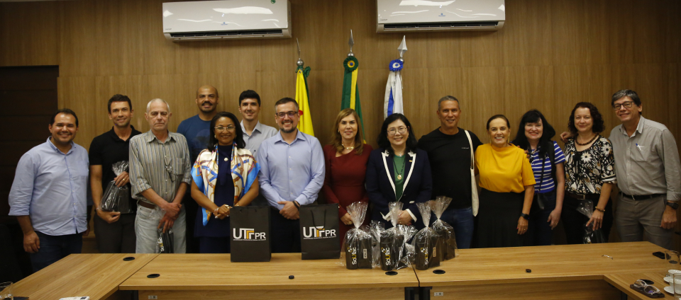 Em reunião, Ufac e UTFPR discutem PPG em governança pública-interna.jpg Em reunião, Ufac e UTFPR discutem PPG em governança pública-interna.jpg