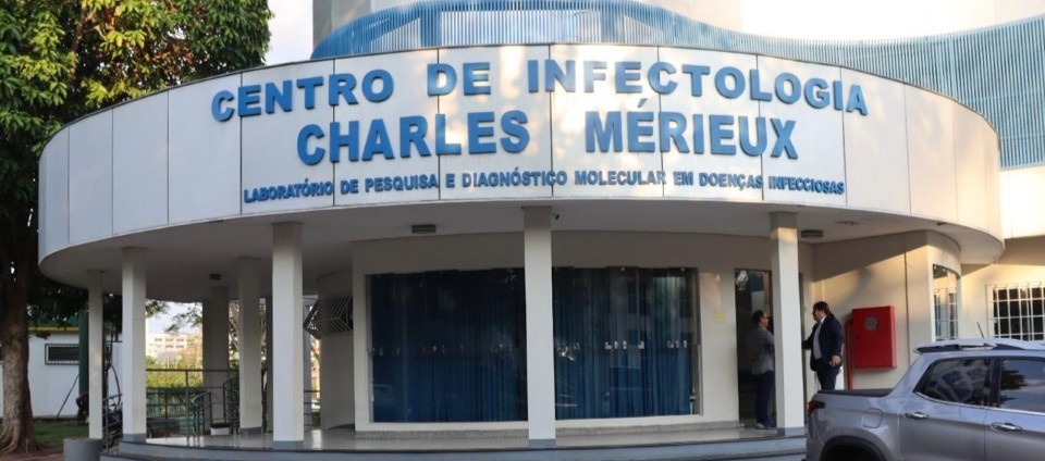 2026.09.24 Visita ao laboratório Charles Mérieux (1).jpg