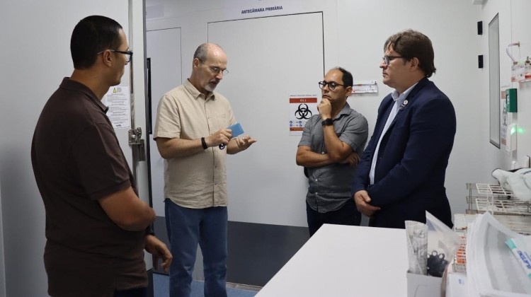 2026.09.24 Visita ao laboratório Charles Mérieux (2).jpg