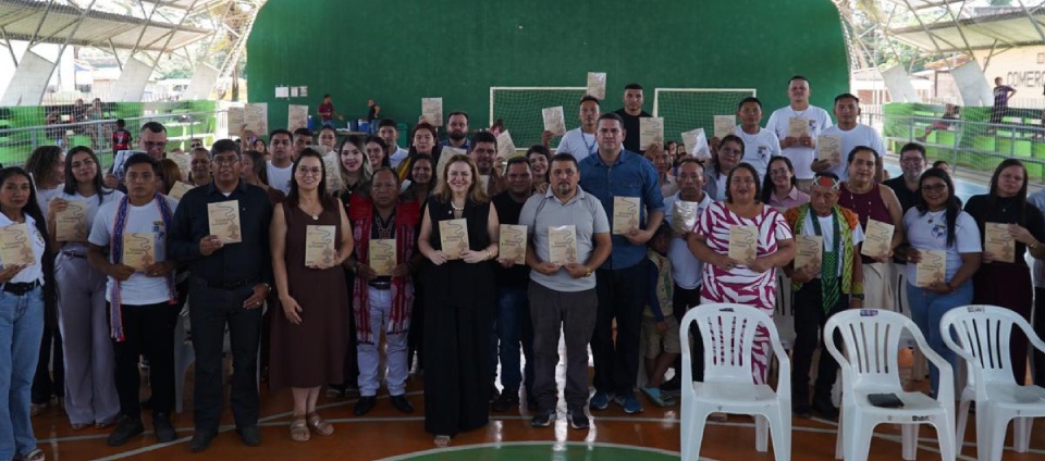 Parfor da Ufac em Santa Rosa do Purus lança livro de contos-capa.jpg