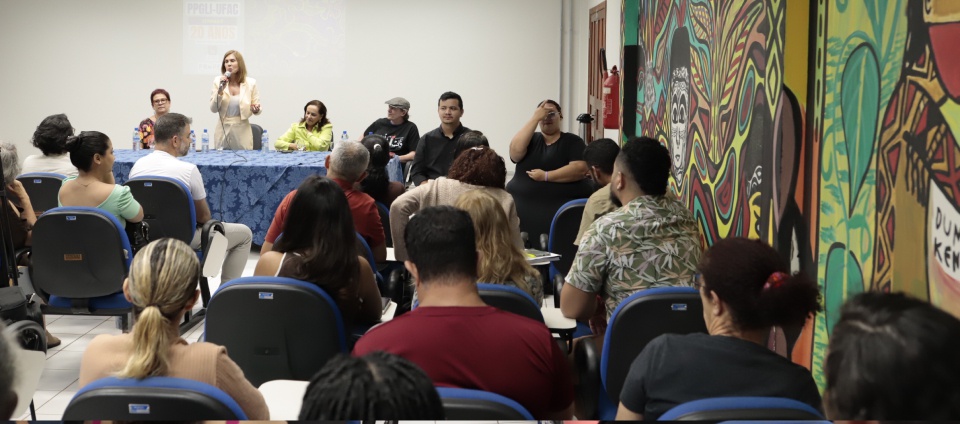 PPG em Letras comemora 20 anos com atividades em seminário-capa.jpg