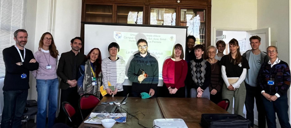Professora da Ufac faz visita técnica e conduz conferência em Paris-capa.jpg