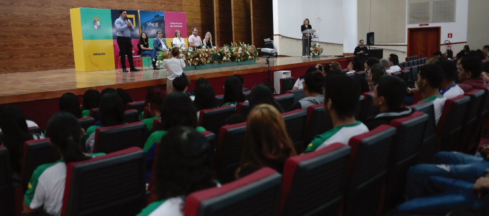 Projeto de redação para EJA aborda justiça climática e democracia.jpg