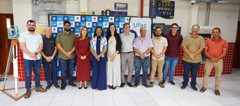 Ufac entrega equipamentos para curso de Engenharia Civil-capa.jpg
