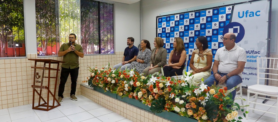 Ufac entrega equipamentos para Laboratório de Sismologia-interna.jpg